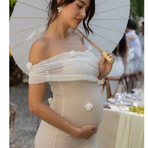 Chic Strapless White Maternity Dress
